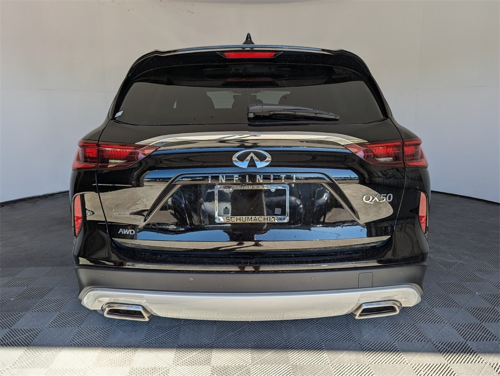 2025 Infiniti QX50 Luxe AWD photo 8