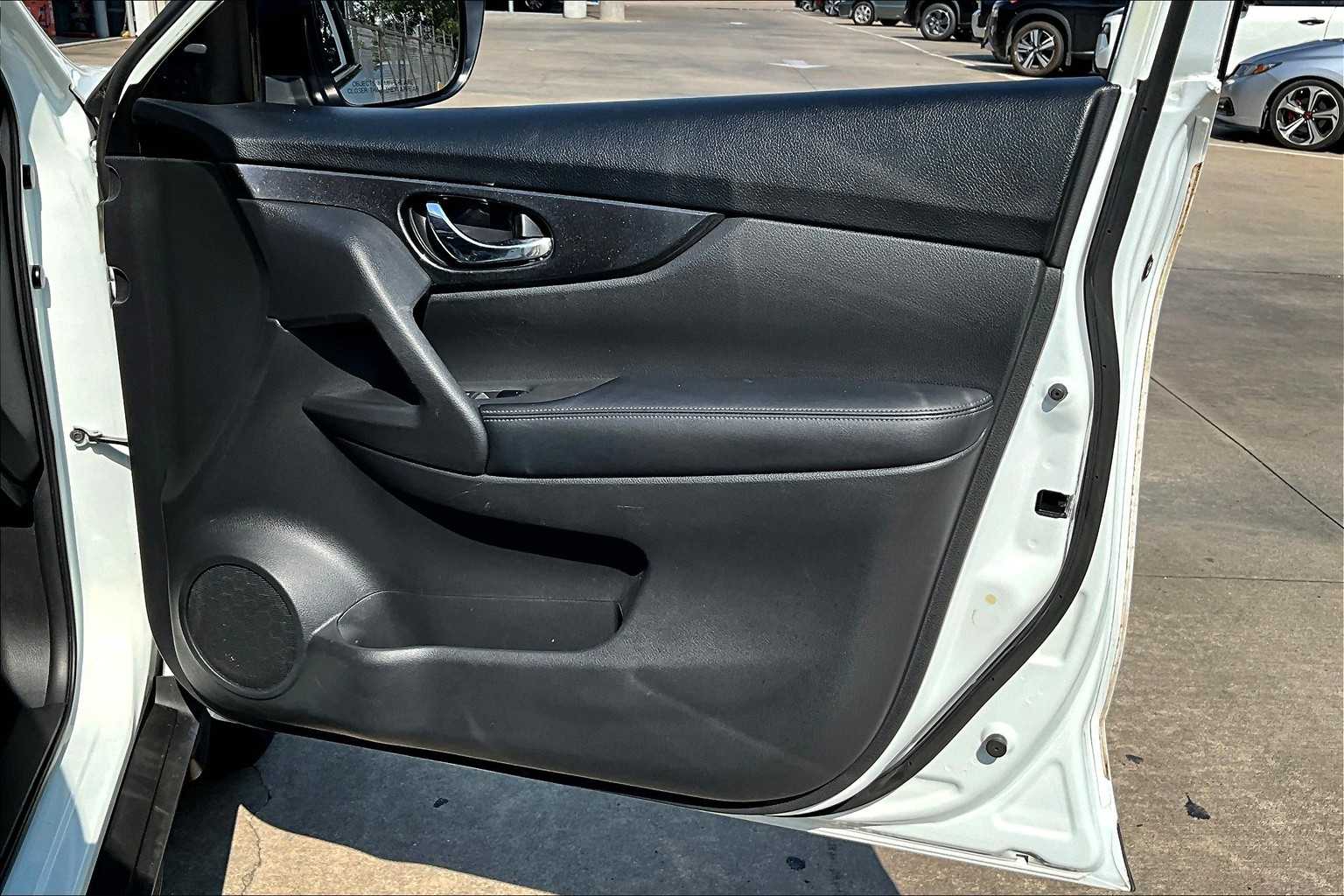 2018 Nissan Rogue S photo 20