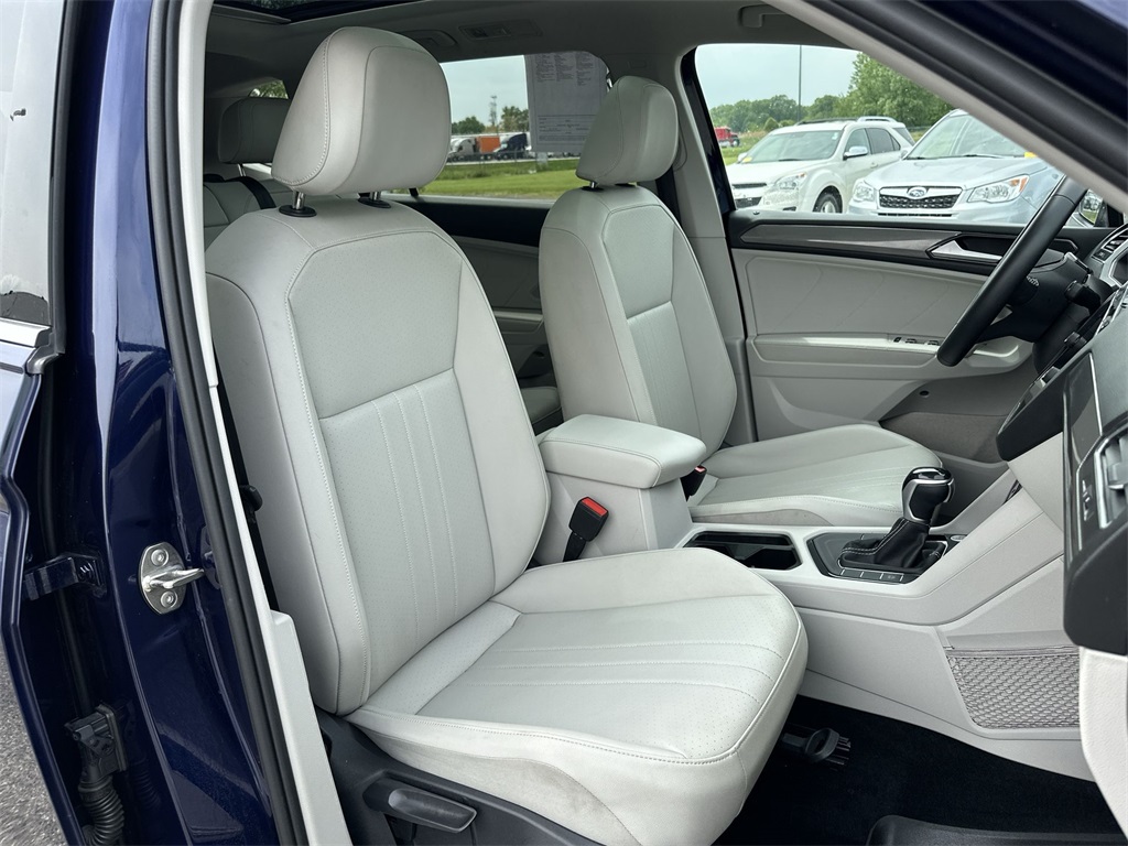 2023 Volkswagen Tiguan SE photo 6