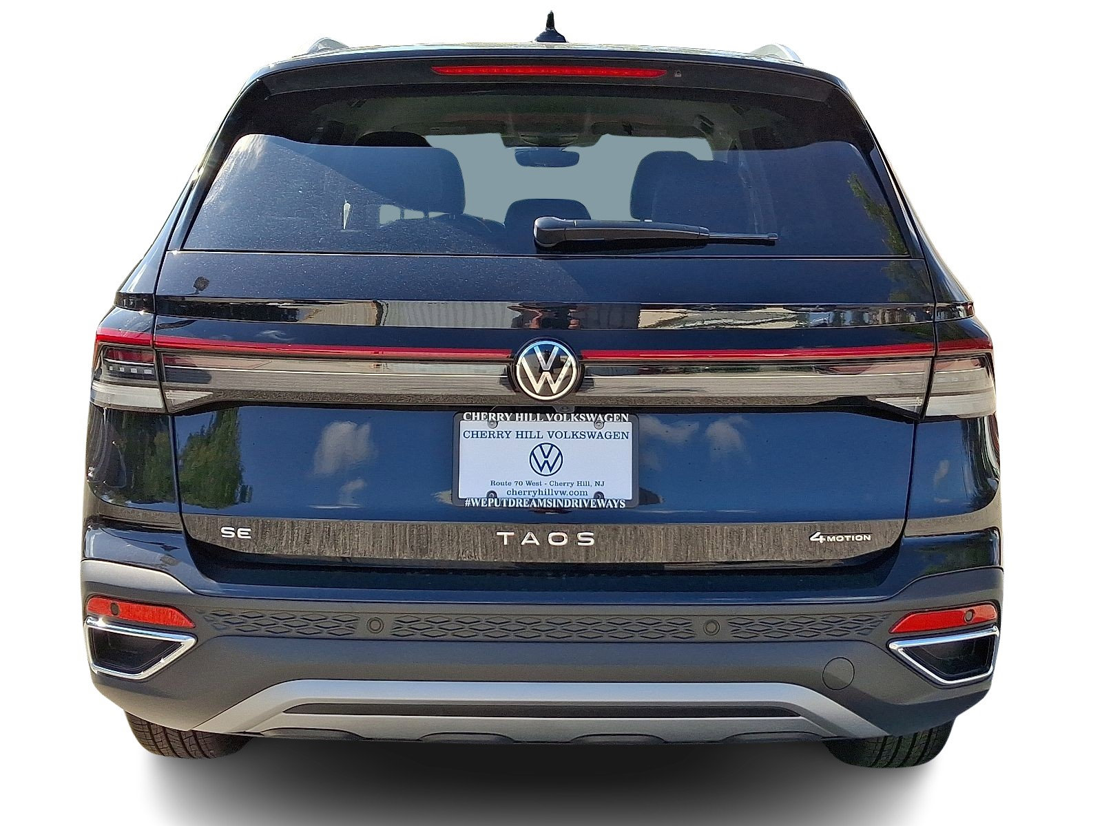 2025 Volkswagen Taos SE photo 3
