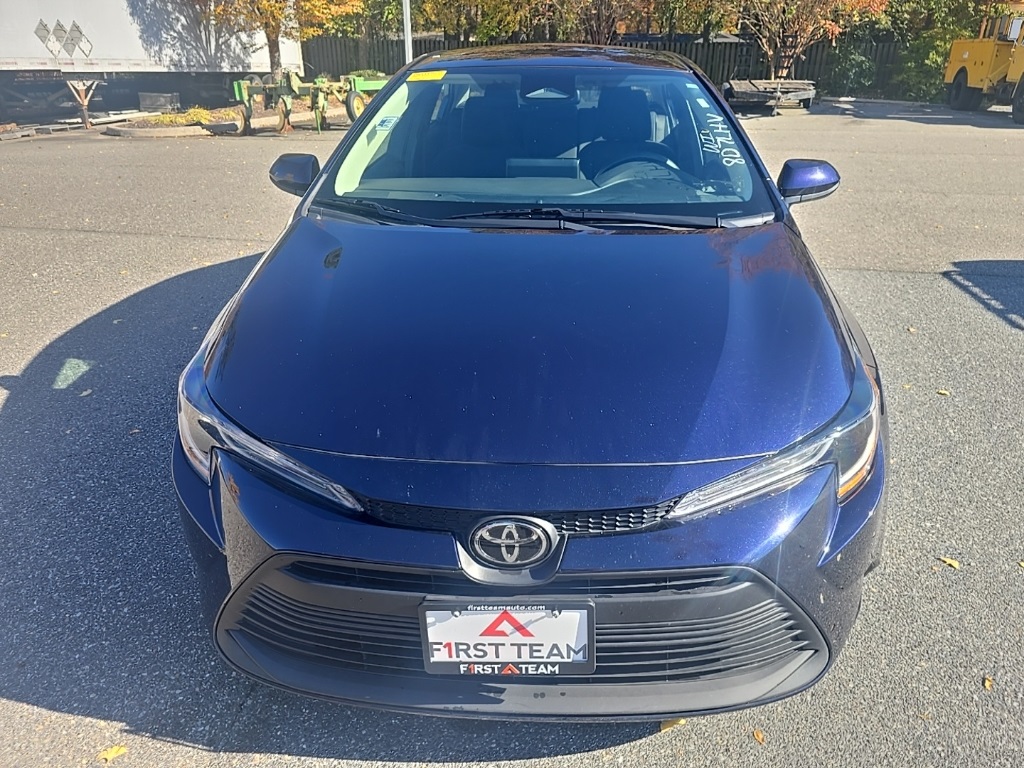2023 Toyota Corolla LE photo 2