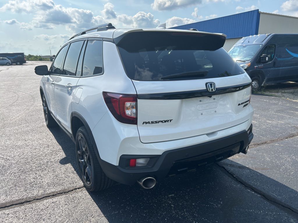 2024 Honda Passport Black Edition photo 3