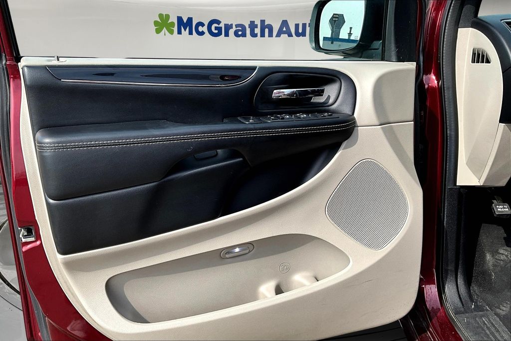2019 Dodge Grand Caravan SXT photo 15