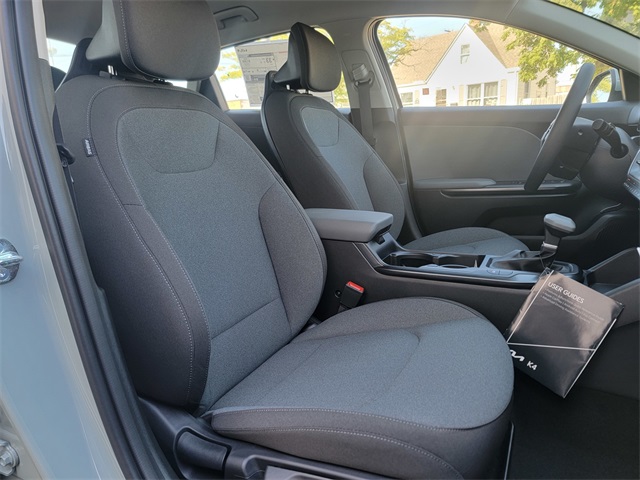 2025 Kia K4 LXS photo 15