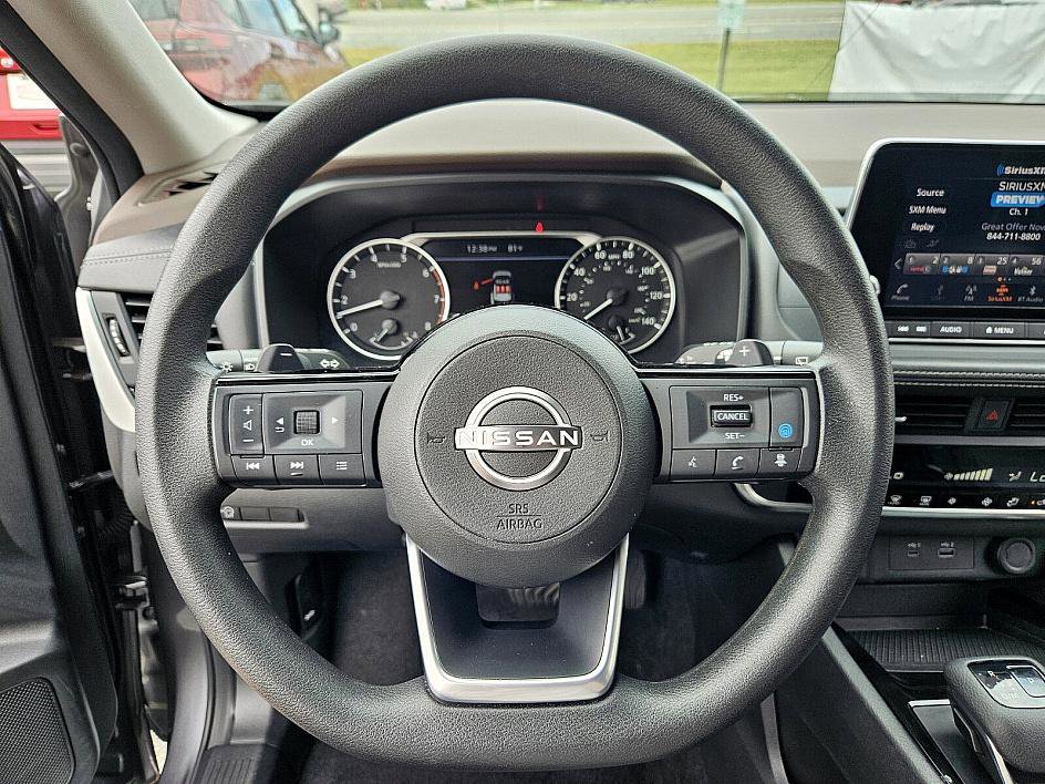 2023 Nissan Rogue SV photo 24