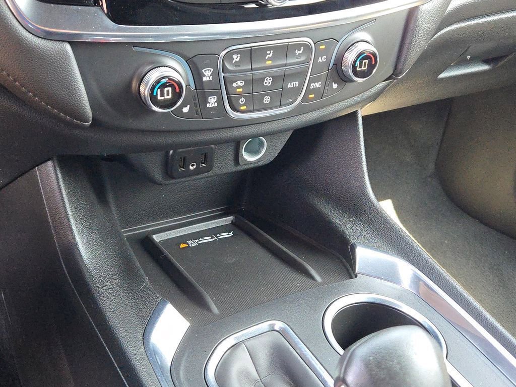 2022 Chevrolet Traverse Cloth photo 26