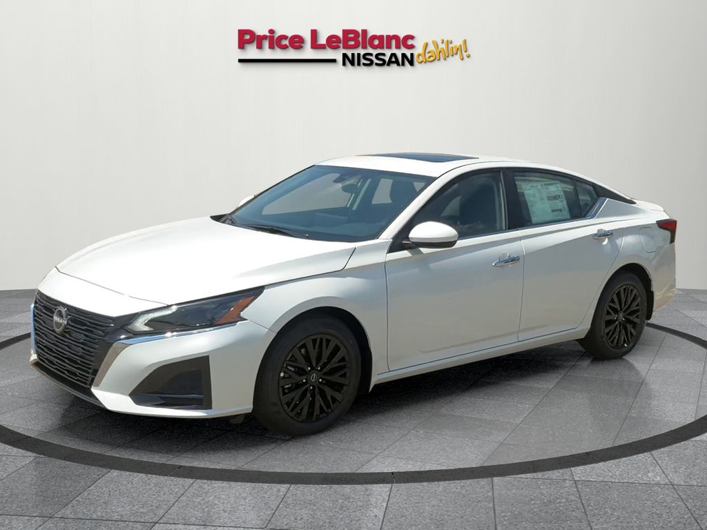 2025 Nissan Altima 2.5 SV photo 2