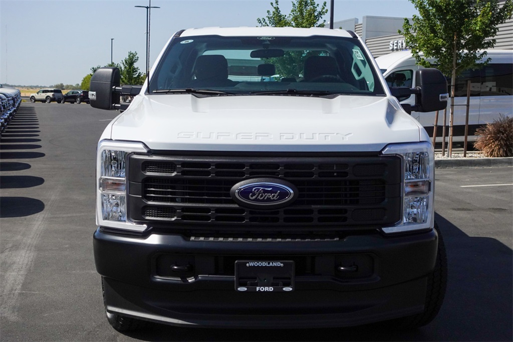 2025 Ford F-350 XL photo 4