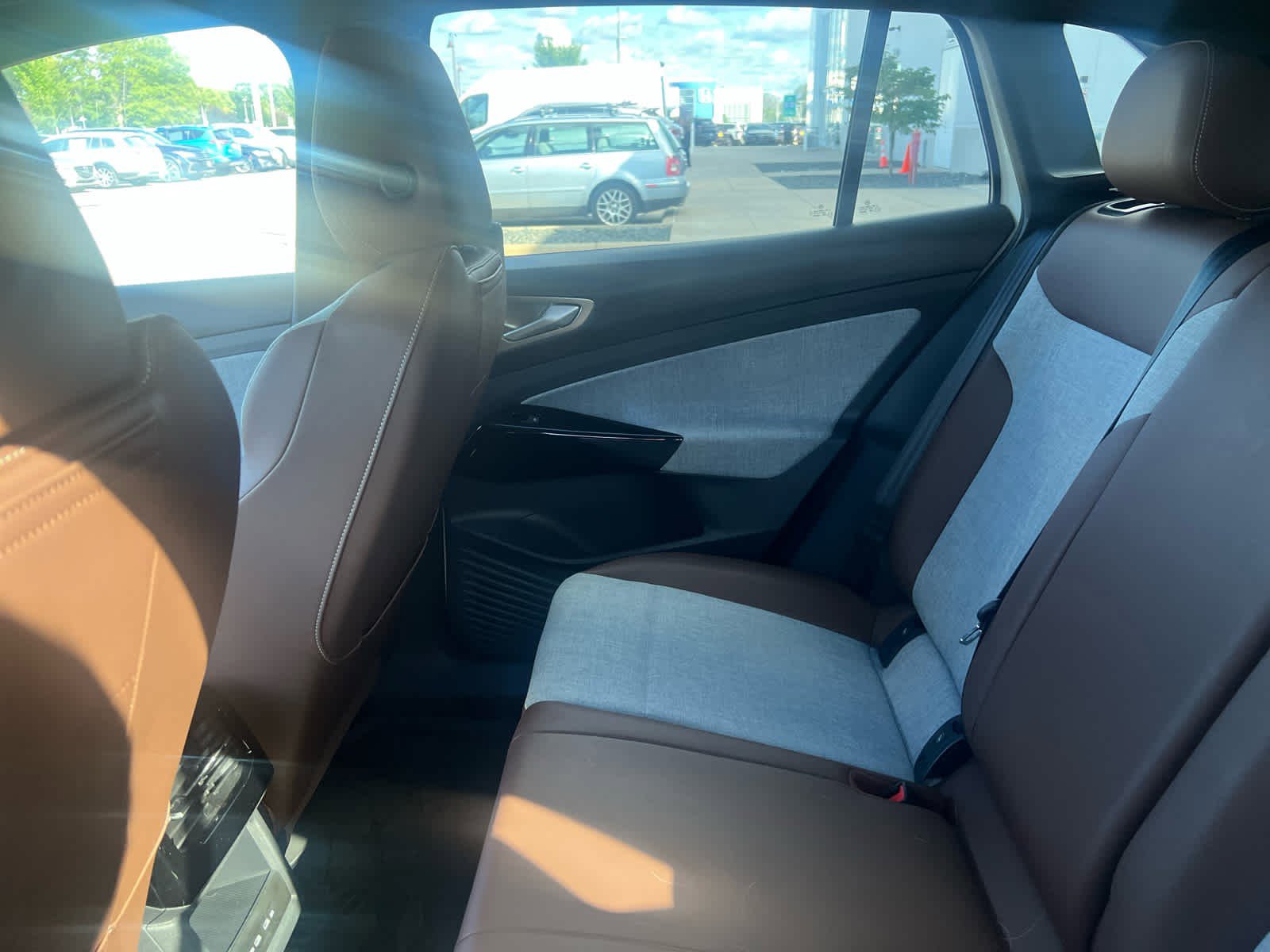 2024 Volkswagen ID.4 Pro photo 5
