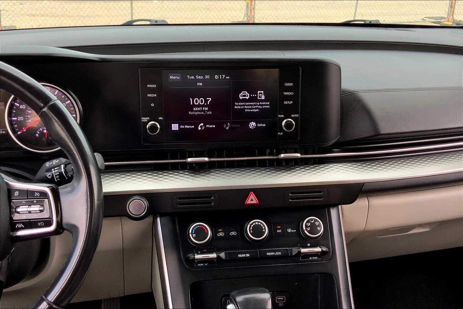 2022 Kia Carnival LXS photo 6
