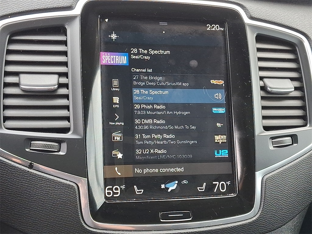 2020 Volvo XC90 T5 Momentum photo 18