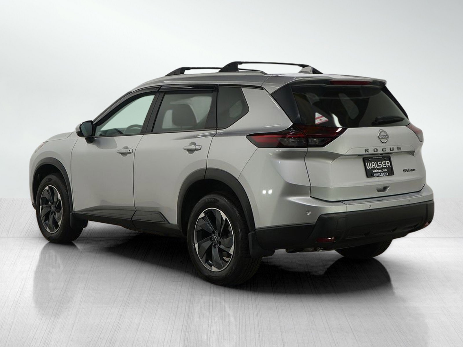 2024 Nissan Rogue SV photo 3