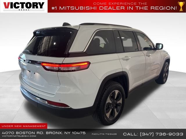 2023 Jeep Grand Cherokee 4xe photo 4