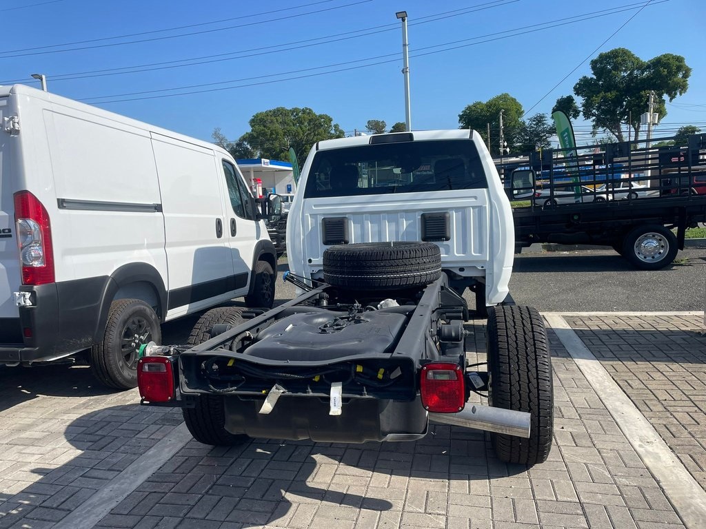 2024 Ram 3500 Tradesman photo 4