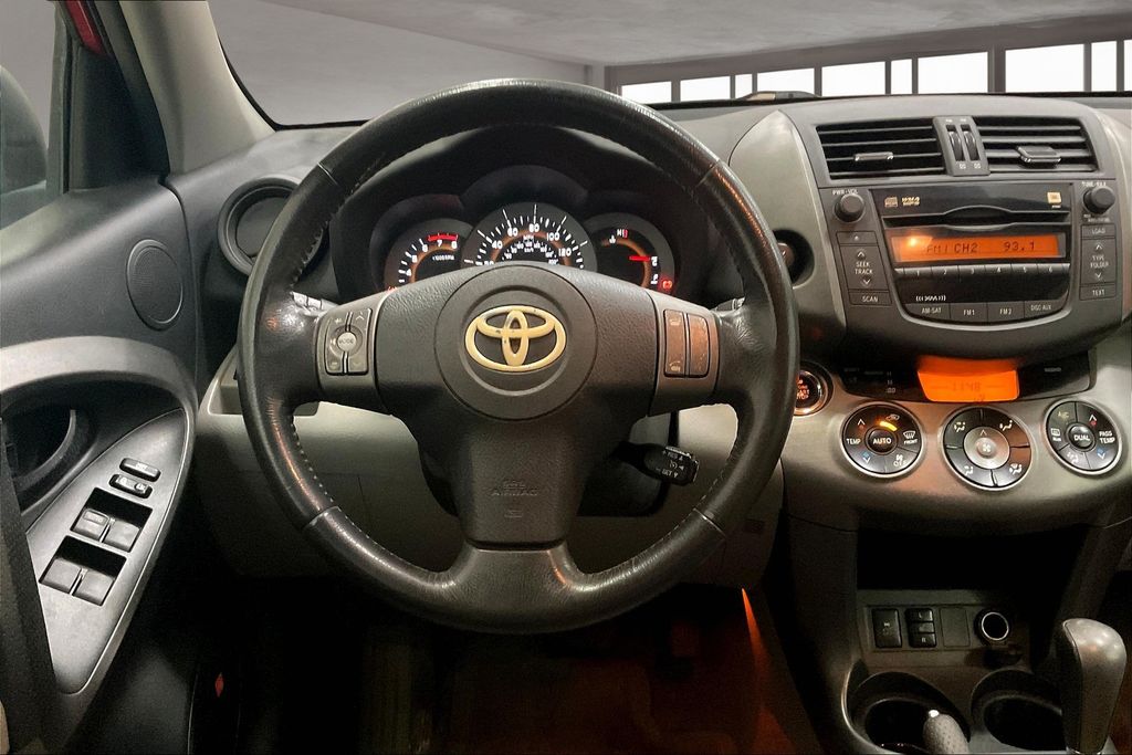 2011 Toyota RAV4 Limited photo 4
