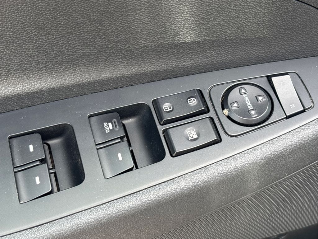 2020 Hyundai Tucson Value photo 35