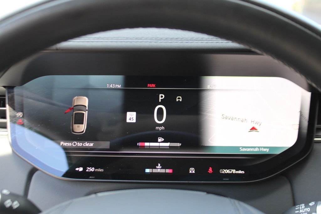 2023 Land Rover Range Rover SE photo 14