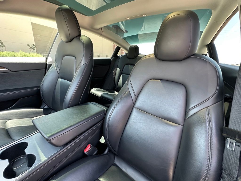 2022 Tesla Model 3 Long Range photo 10