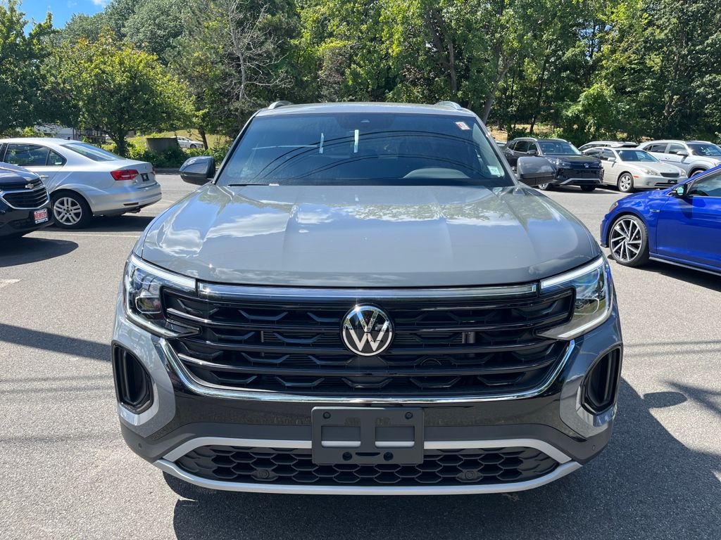 2026 Volkswagen Atlas Cross Sport SE Technology photo 3