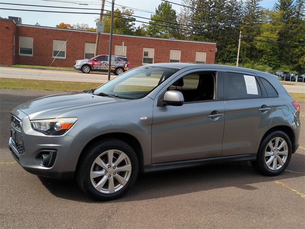 2015 Mitsubishi Outlander Sport ES photo 2