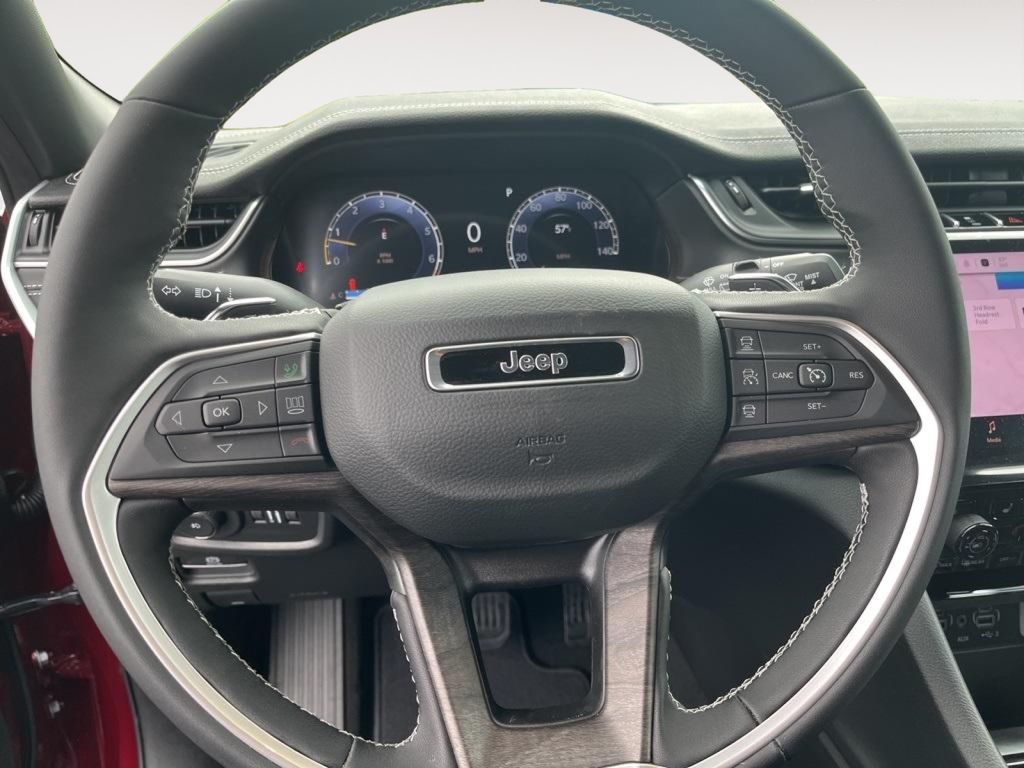 2025 Jeep Grand Cherokee Limited photo 12
