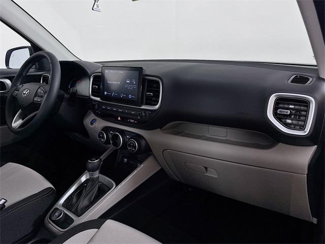 2025 Hyundai Venue SEL photo 32