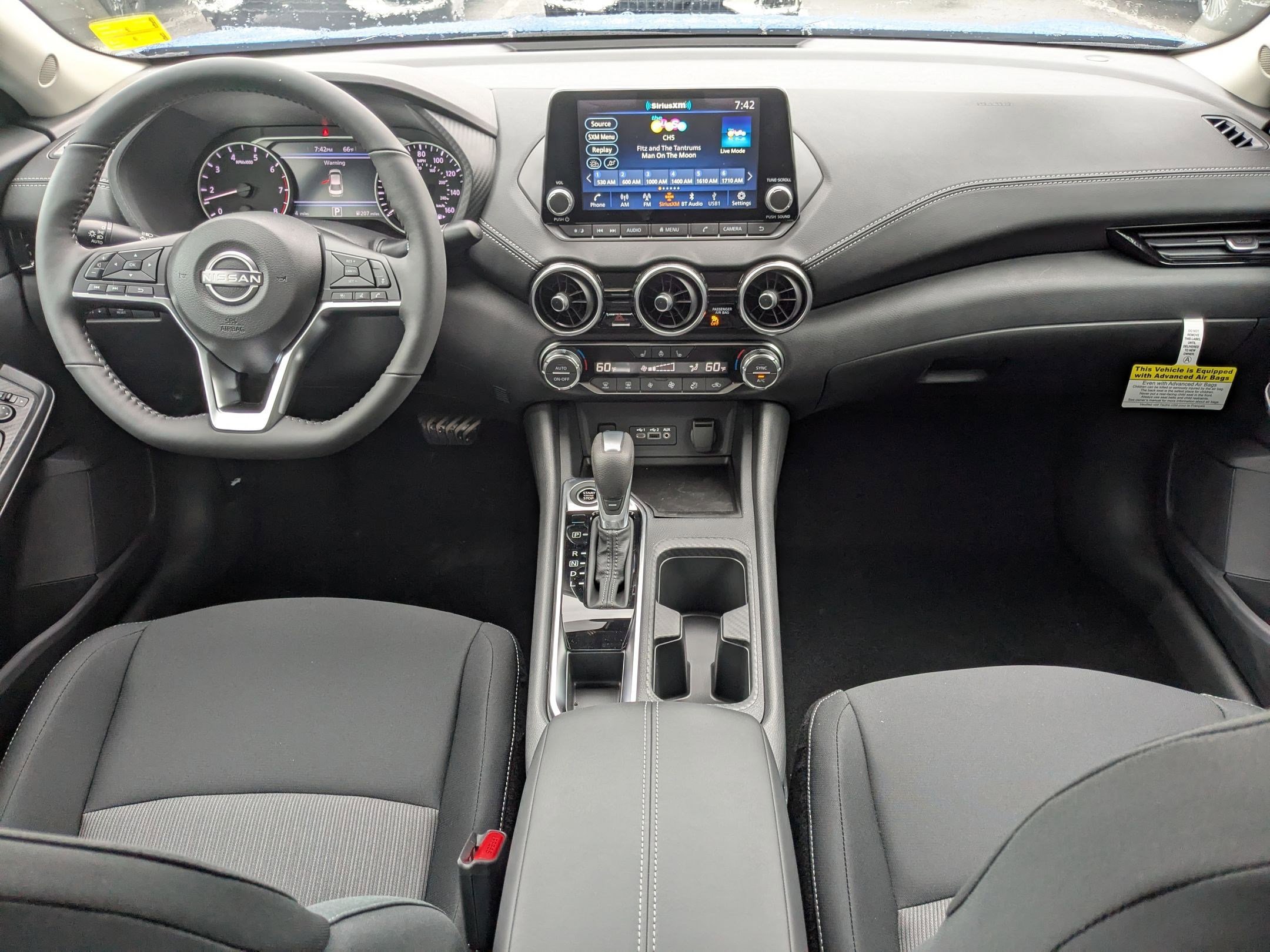2025 Nissan Sentra SV photo 14
