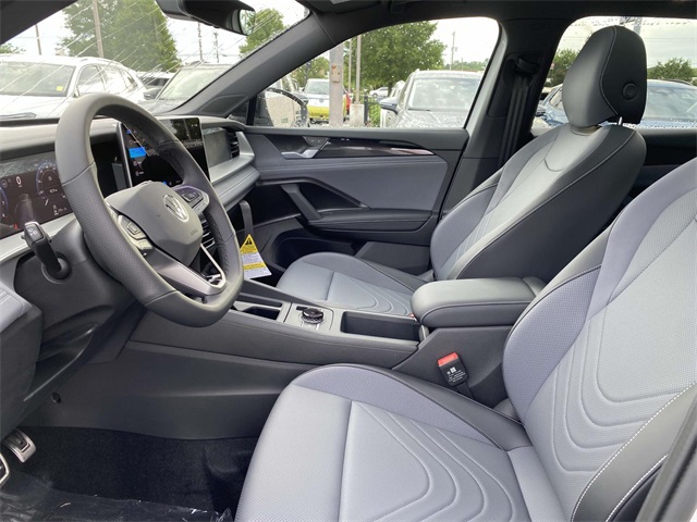 2025 Volkswagen Tiguan SE R-Line Black photo 13