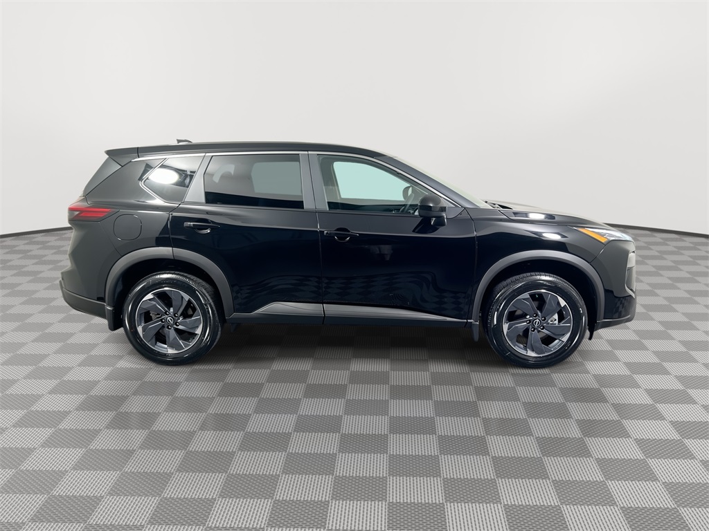 2026 Nissan Rogue SV photo 5