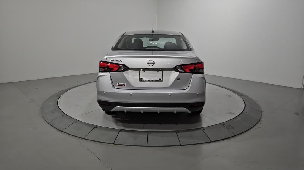 2025 Nissan Versa 1.6 S photo 4