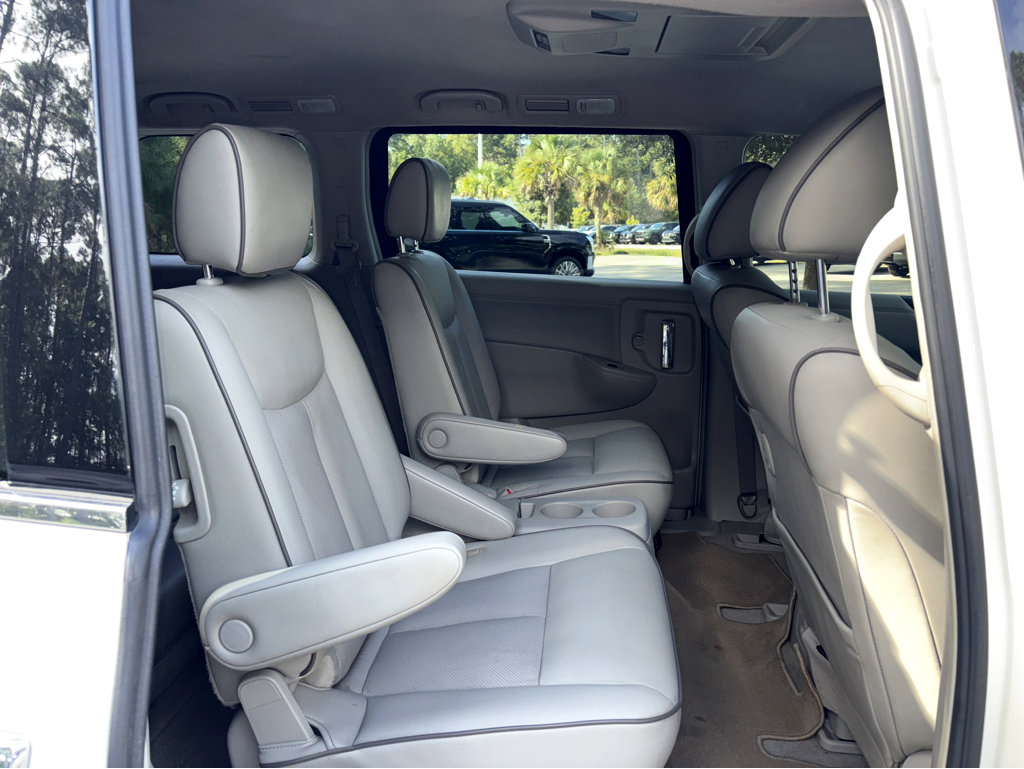 2015 Nissan Quest SL photo 13