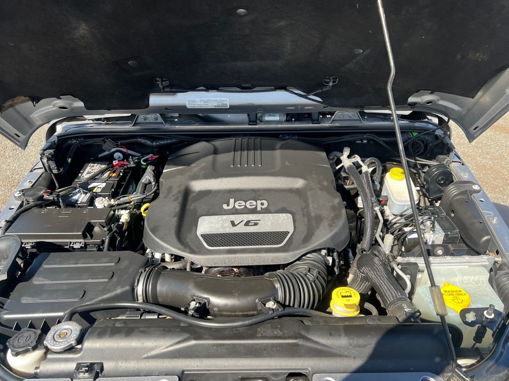 2017 Jeep Wrangler Unlimited Rubicon photo 18