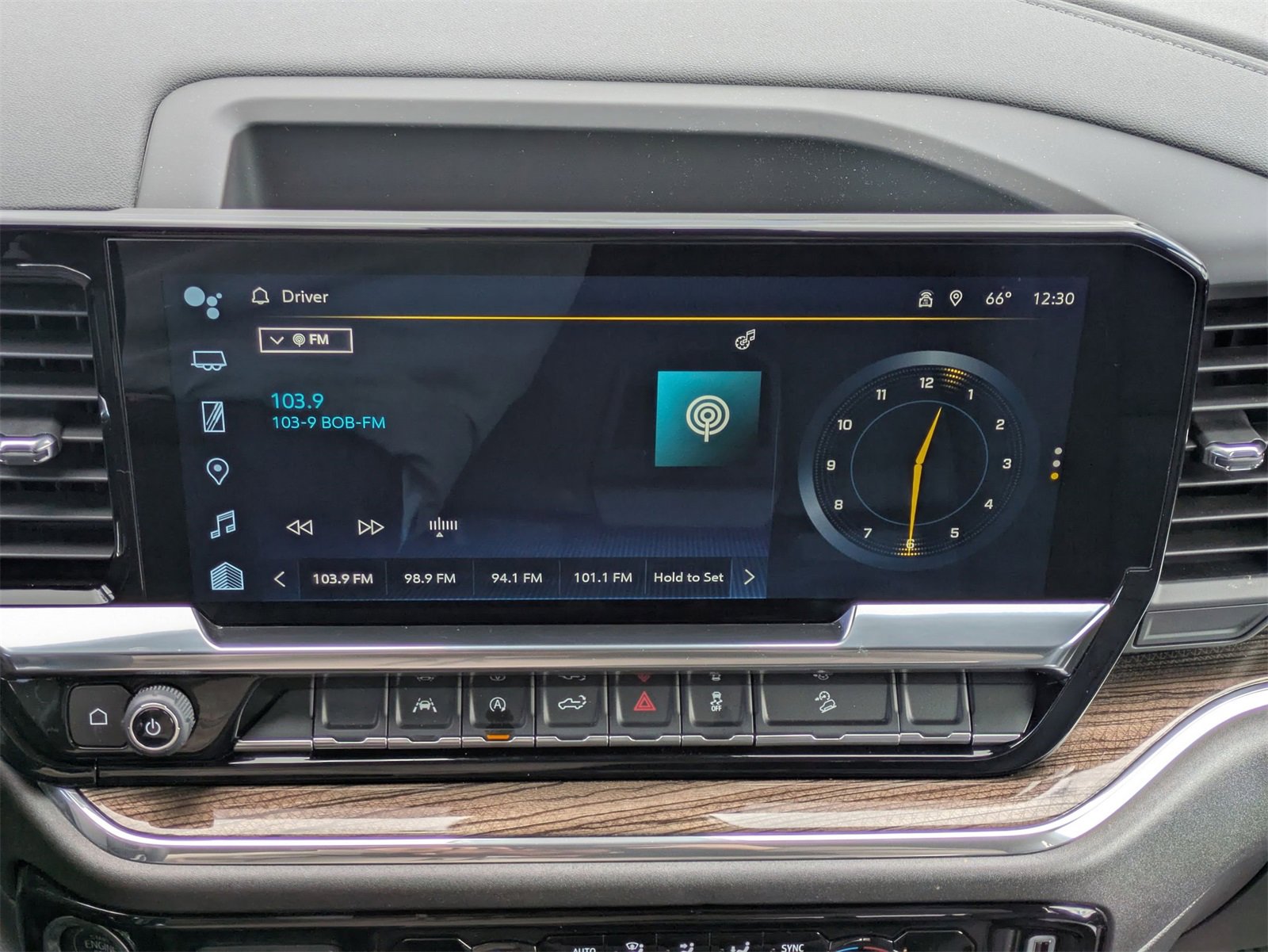2025 Chevrolet Silverado 1500 LT photo 25