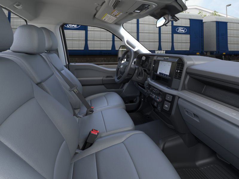 2025 Ford F-550 photo 12