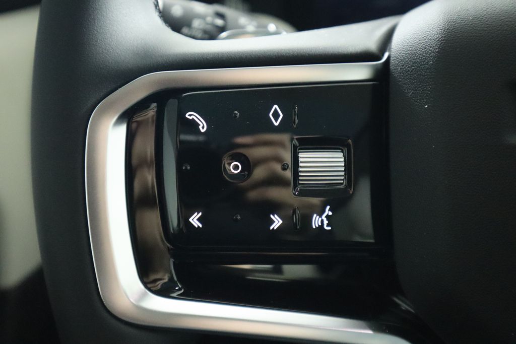 2025 Land Rover Discovery Sport S photo 12