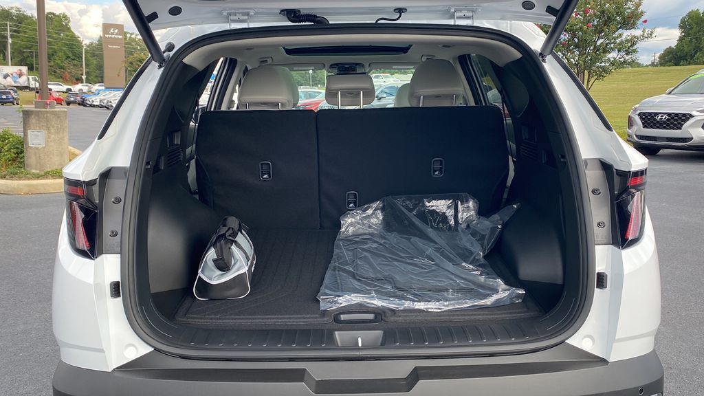 2025 Hyundai Tucson Hybrid Limited photo 9