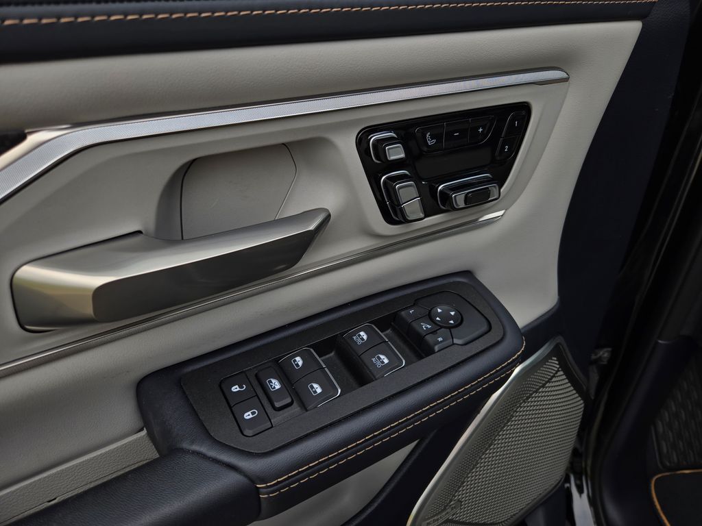 2025 Ram 1500 photo 10