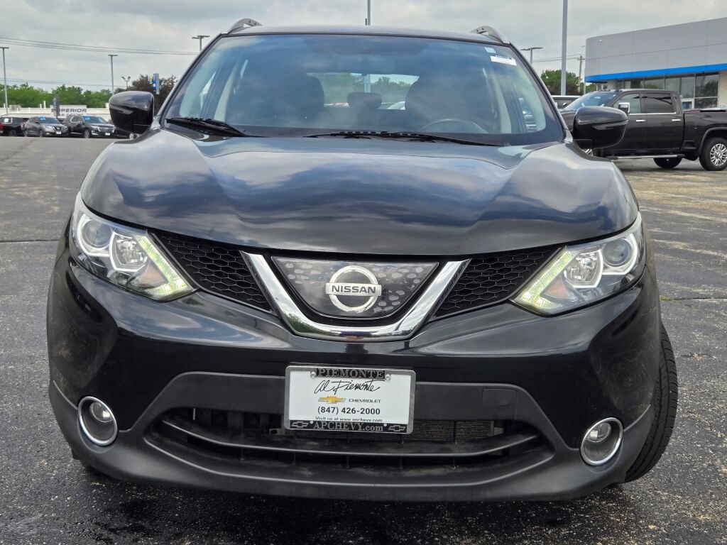 2018 Nissan Rogue Sport SV photo 2