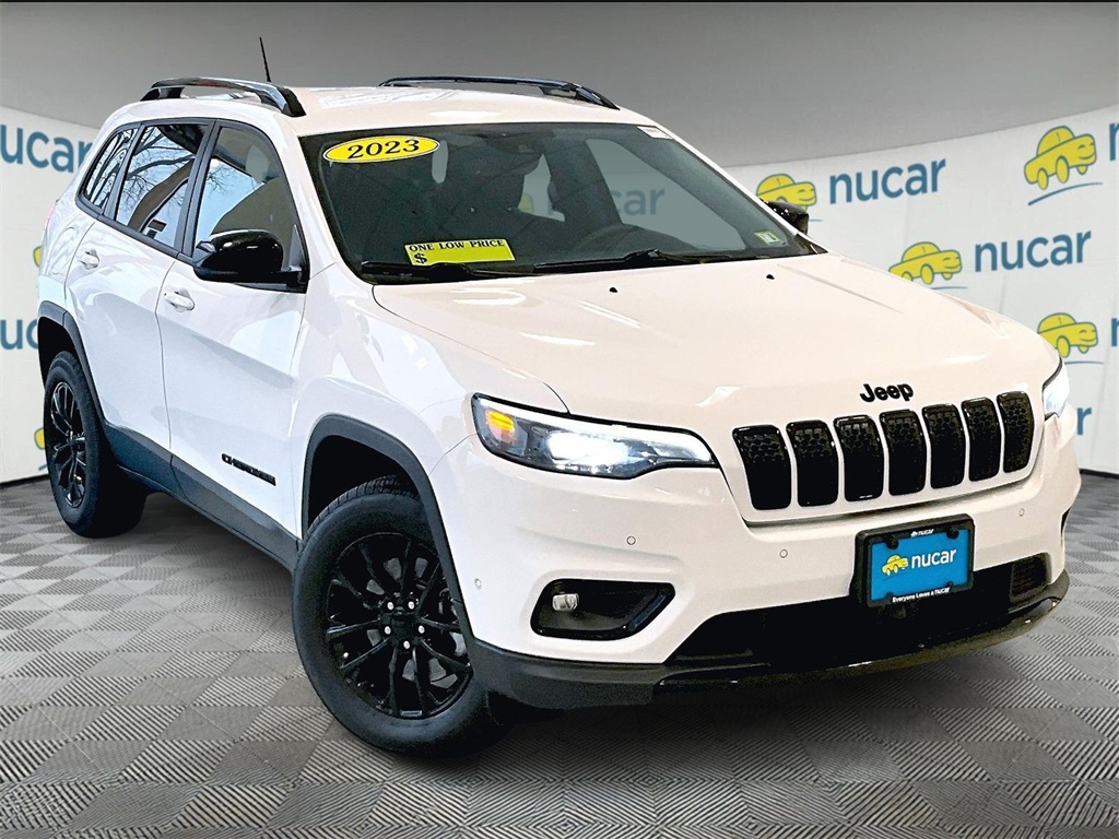 2023 Jeep Cherokee Altitude Lux's photo