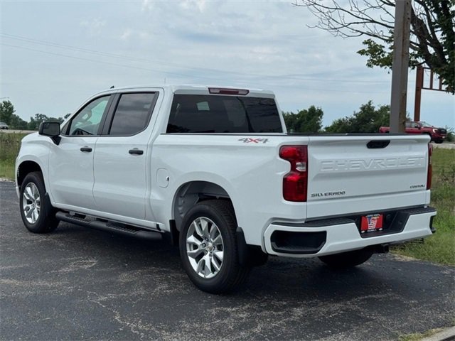 2025 Chevrolet Silverado 1500 Custom photo 3