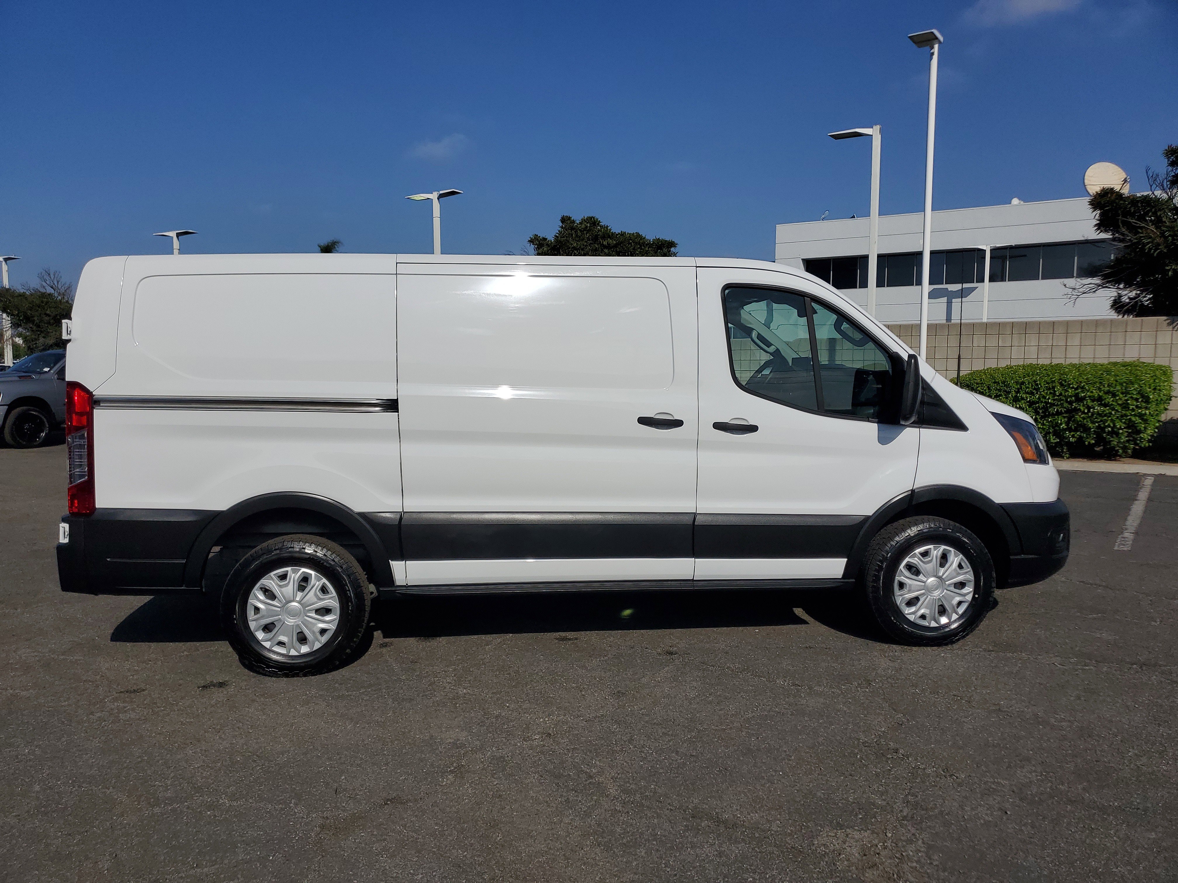 Used 2022 Ford E-Transit Cargo Van Base with VIN 1FTBW1YK2NKA50106 for sale in Ontario, CA