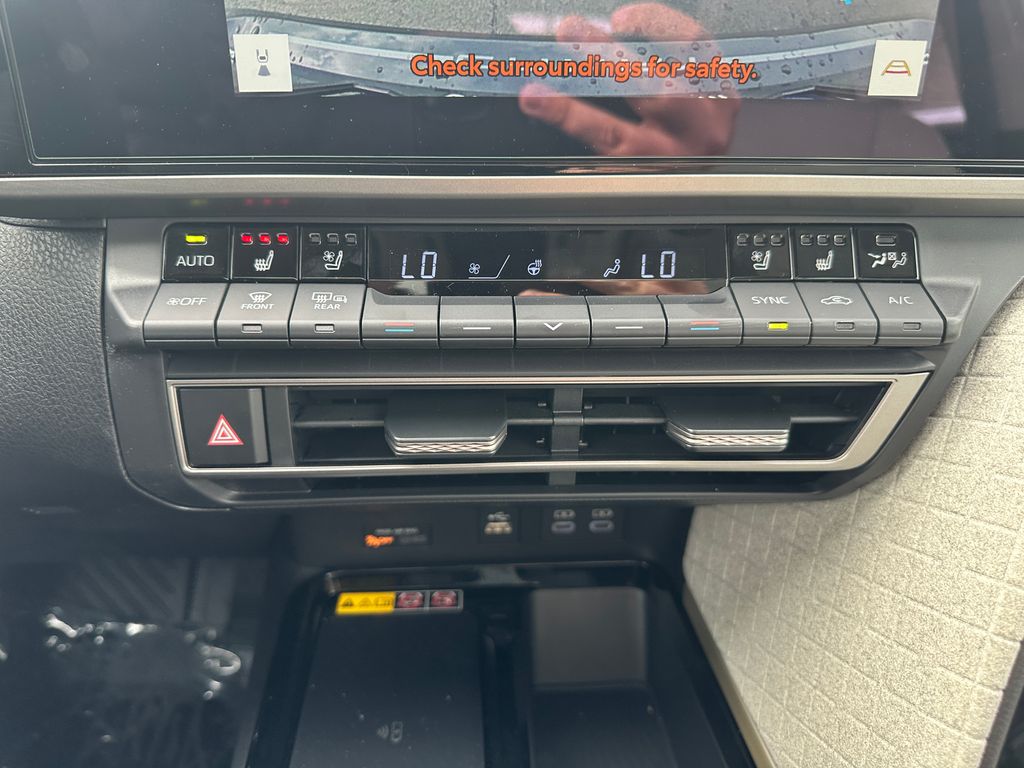 2025 Toyota Camry XLE photo 18