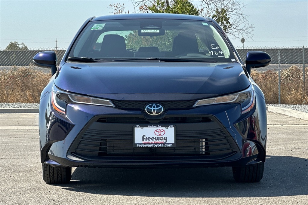 2025 Toyota Corolla LE photo 9