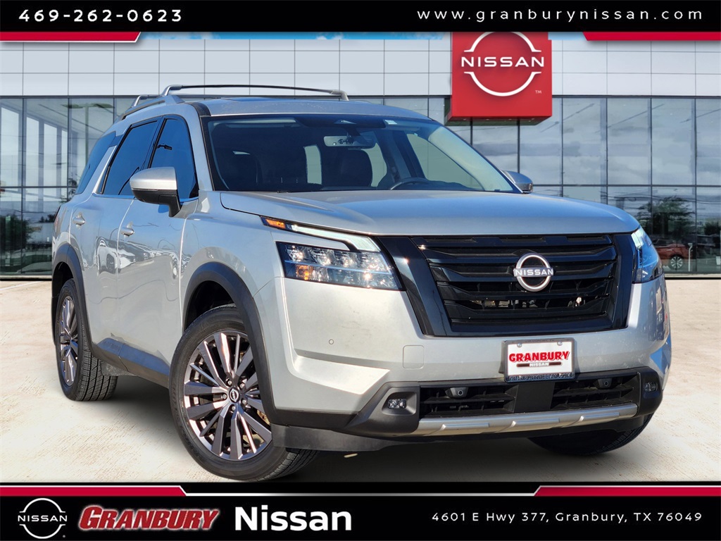 2023 Nissan Pathfinder SL