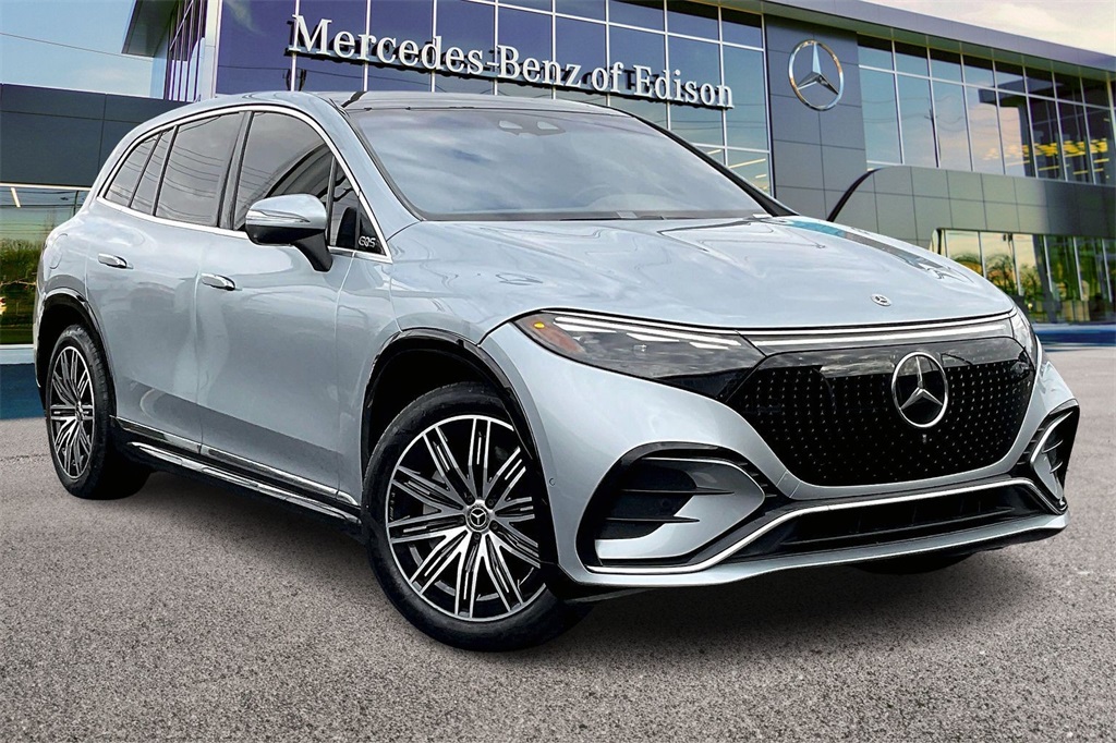 2023 Mercedes-Benz EQS SUV Base's photo