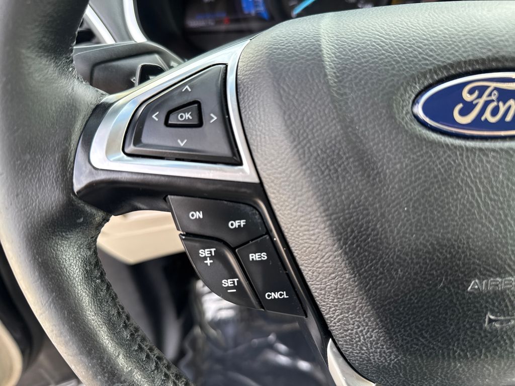 2016 Ford Edge Titanium photo 10
