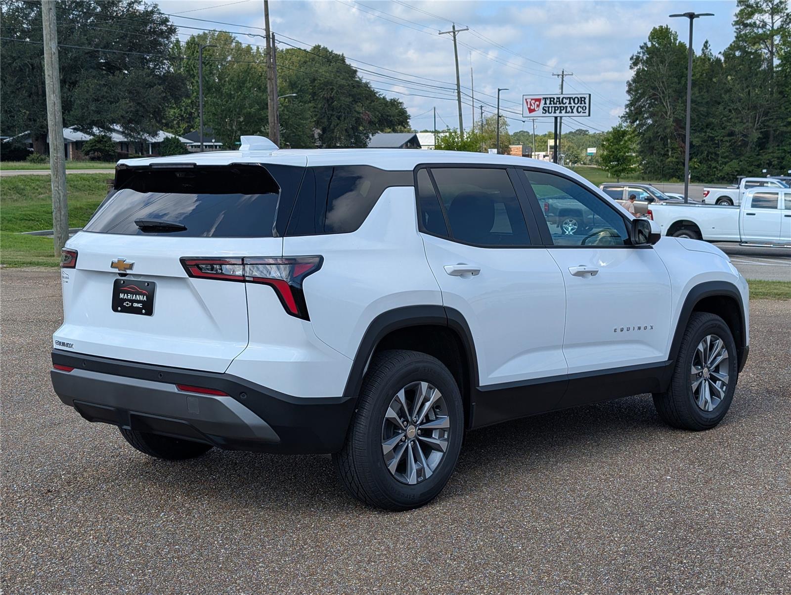 2026 Chevrolet Equinox LT photo 4