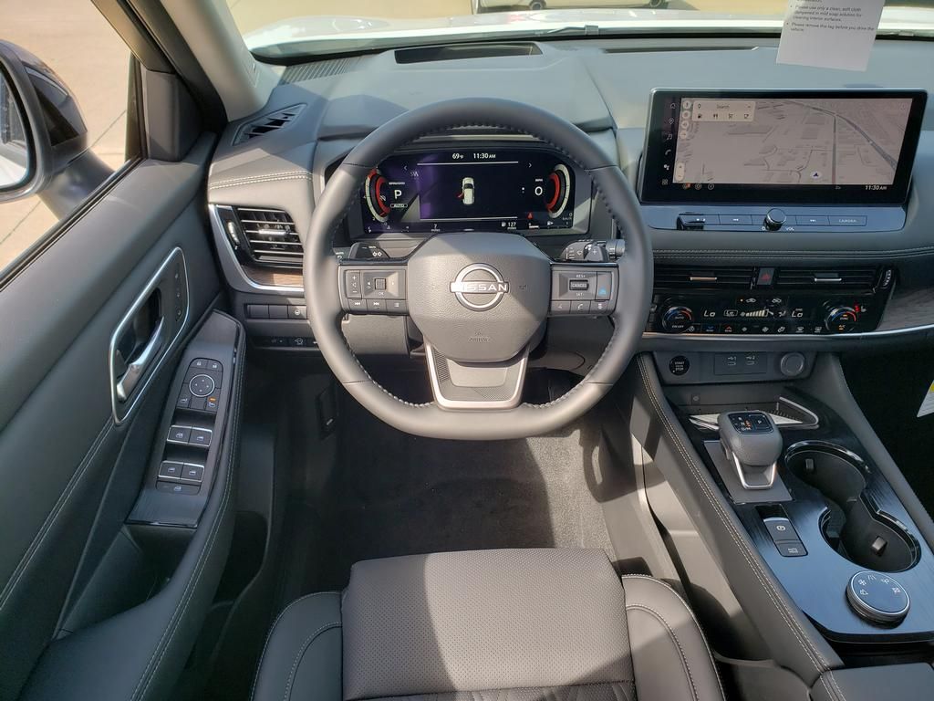 2026 Nissan Rogue Platinum photo 10