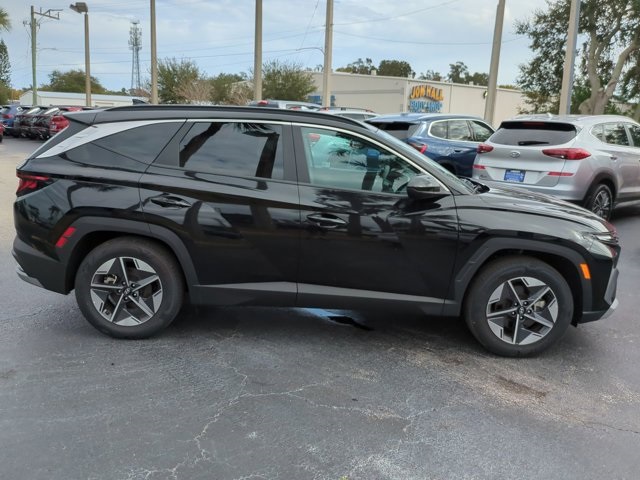 2025 Hyundai Tucson SEL photo 3