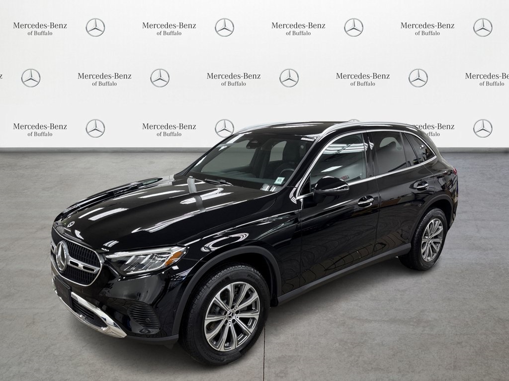 2025 Mercedes-Benz GLC Base's photo